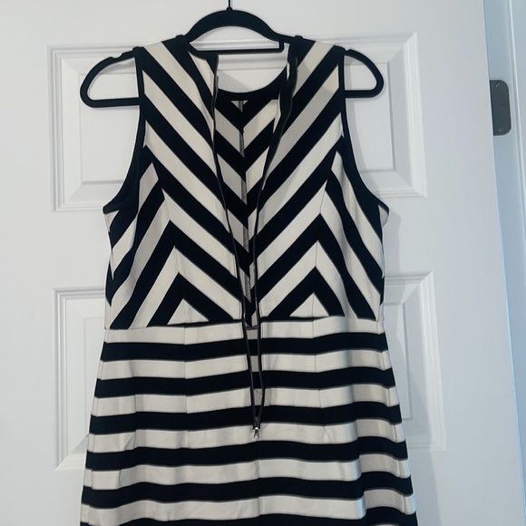 Loft black and white dress - Picture 7 of 8